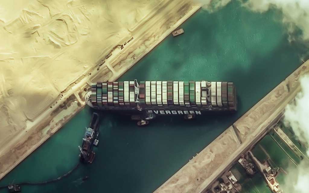 Lieferengpässe durch Stau am Suez Kanal